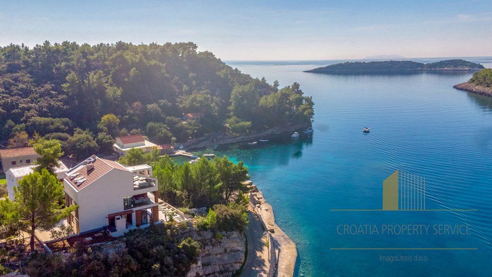 Luksuzna vila na jedinstvenoj lokaciji prvi red uz more - otok Korčula!