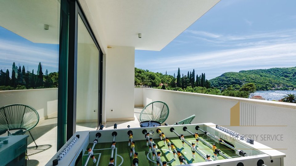 Modern villa with amazing sea views near Dubrovnik!