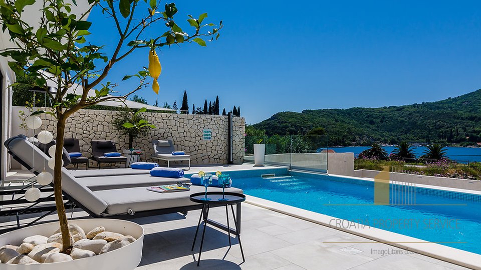 Moderna vila s nevjerojatnim pogledom na more u blizini Dubrovnika!