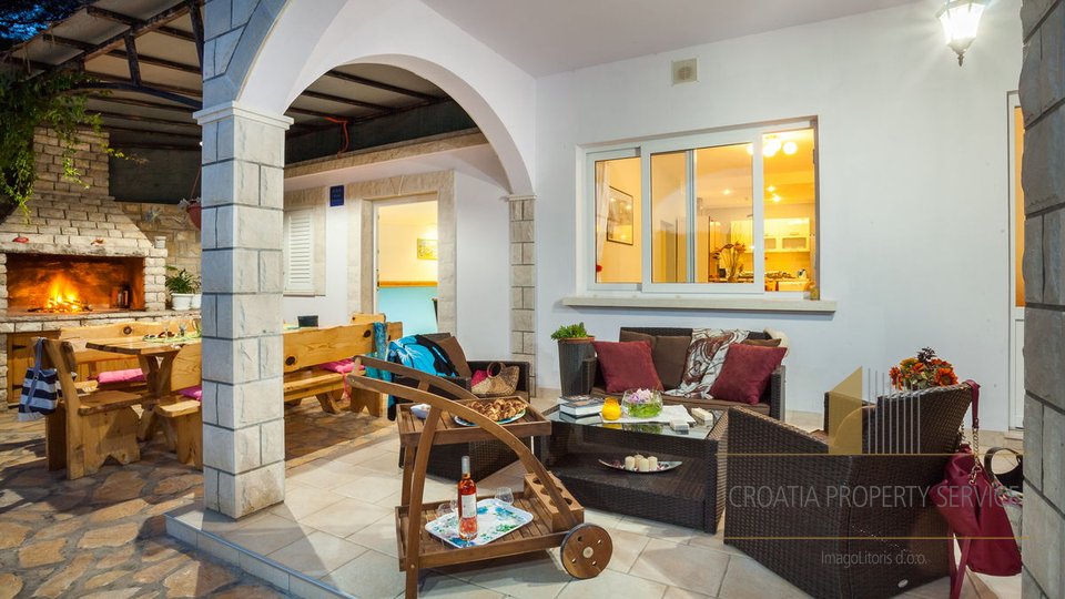 Charmante Villa mit Pool in erster Reihe zum Meer auf der Insel Korcula!