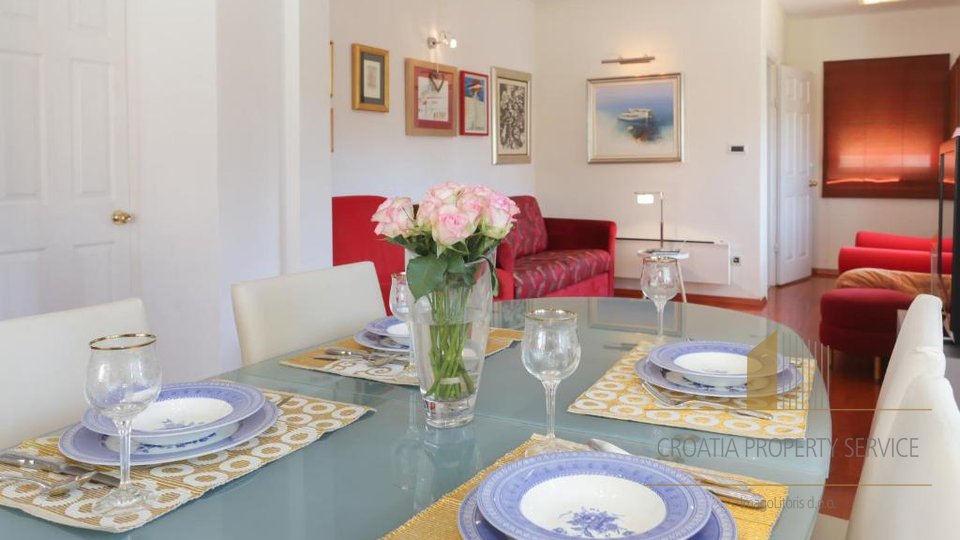 Kuća na odličnoj lokaciji 120 m od plaže na otoku Čiovo pokraj Trogira!