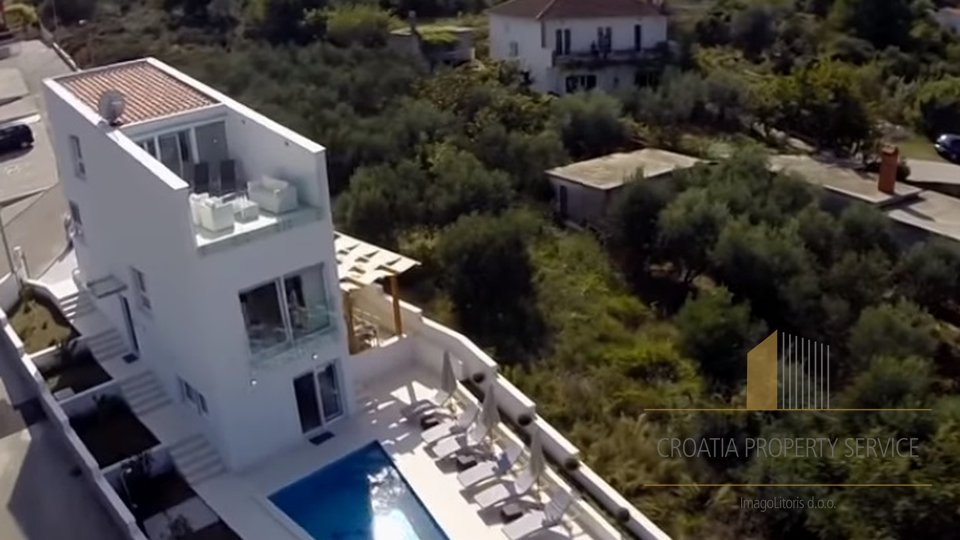 Incredibly nice modern villa with swimming pool on Ciovo, Trogir!