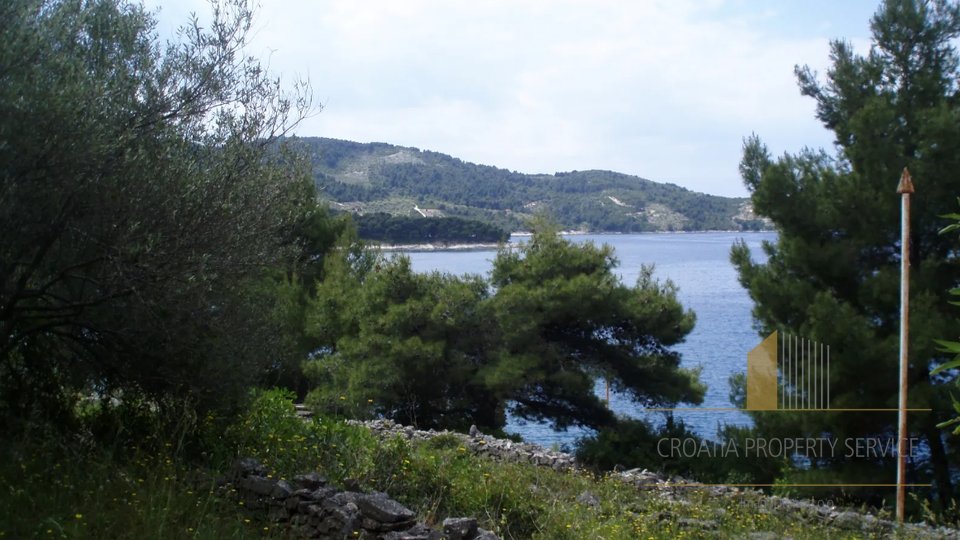 Zazidljivo zemljišče 1200m2 na izjemni lokaciji prva vrsta do morja - otok Korčula!