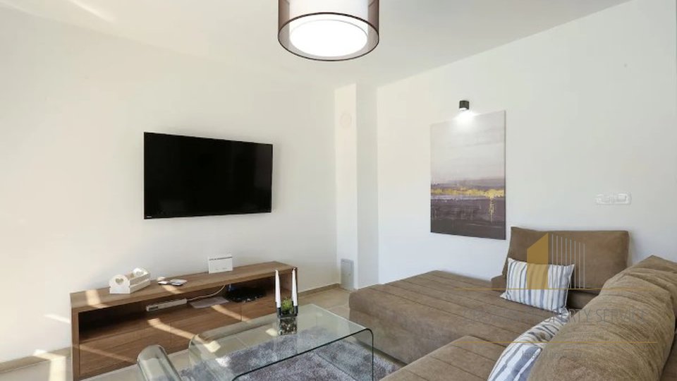 New modern villa with pool 200m from the beach in Zaton!