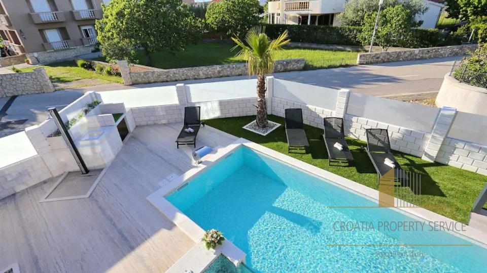 New modern villa with pool 200m from the beach in Zaton!
