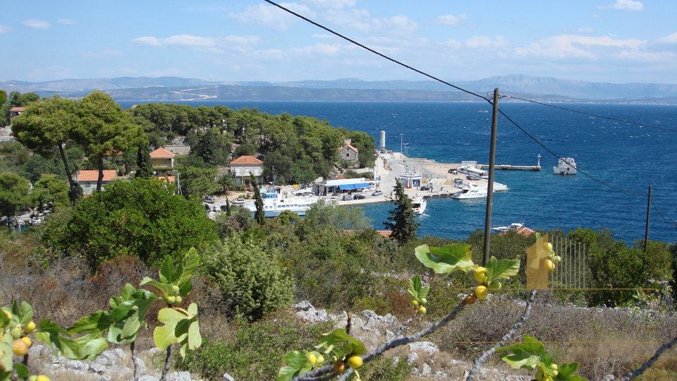 BUILDING LAND WITH BEAUTIFUL VIEW ON ČIOVO AND SPLIT, ISLAND OF SOLTA!
