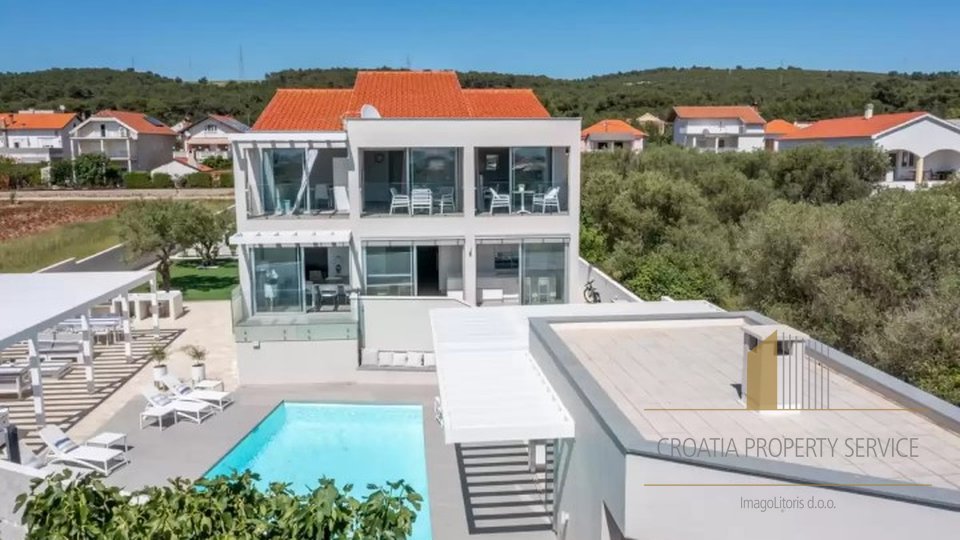 Luxusvilla mit Meerblick in der Nähe von Zadar!