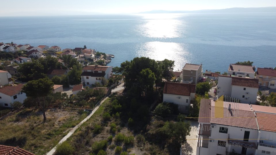Modern residential building under construction 100 m from the sea on Ciovo!