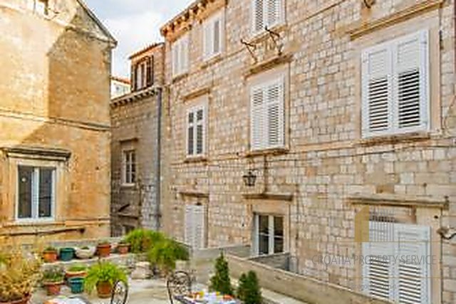 Butični apart-hotel v središču Dubrovnika z investicijskim potencialom!