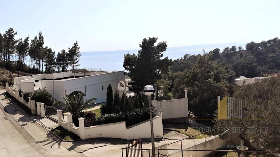 Moderna apartmanska vila s pogledom na more u Krvavici!
