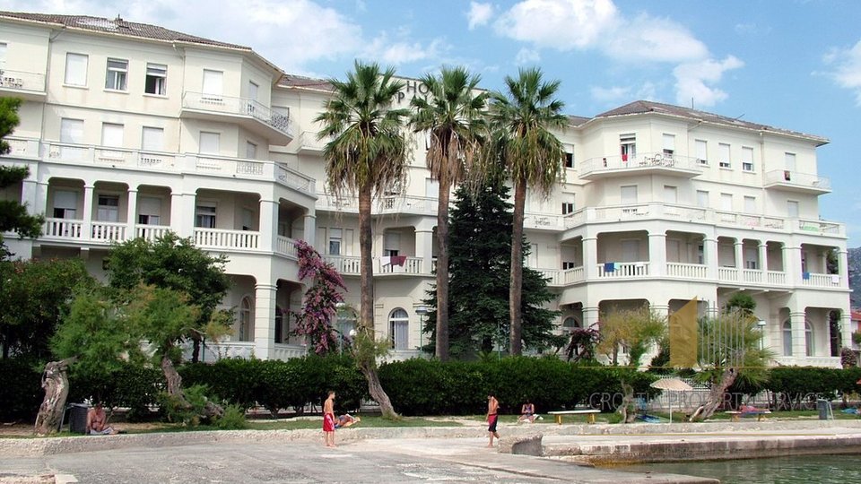 Hotelkomplex in einzigartiger Lage, erste Reihe zum Meer - Kaštel Stari!