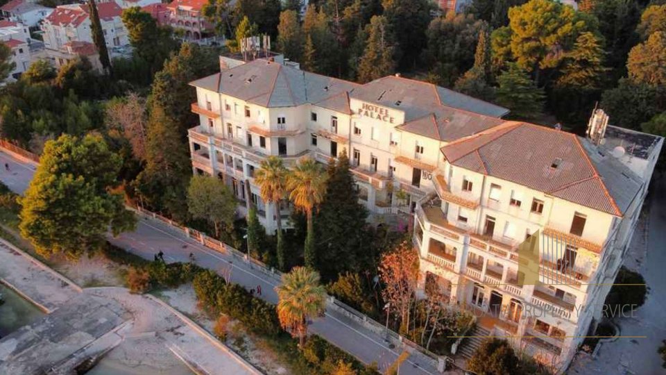 Hotelkomplex in einzigartiger Lage, erste Reihe zum Meer - Kaštel Stari!