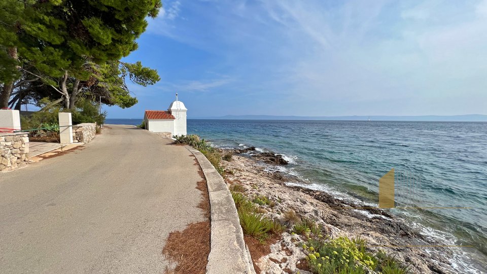 Fantastic building plot with a house, first row to the sea - Sumartin!