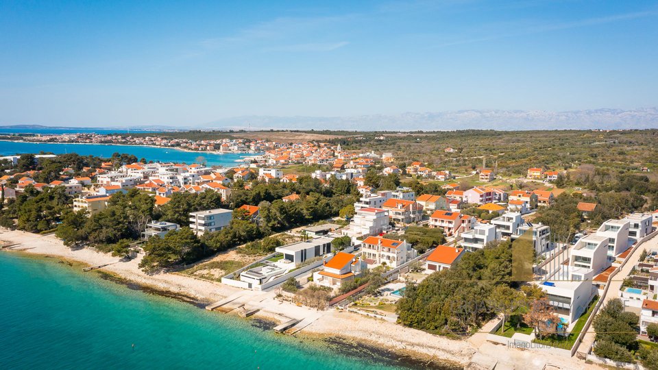 Luksuzna vila s pogledom na more u okolici Zadra!