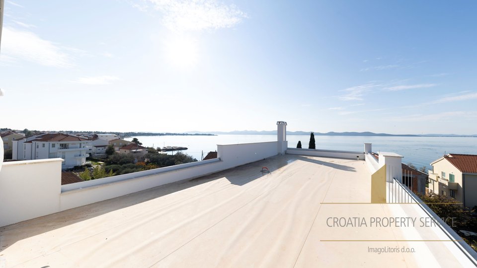 Luxury penthouse in a small urban villa by the sea near Zadar!