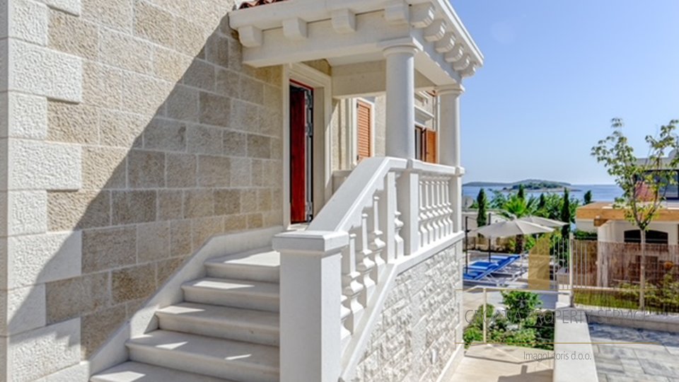 Luxury stone villa in an attractive position 50 m from the sea in Rogoznica!