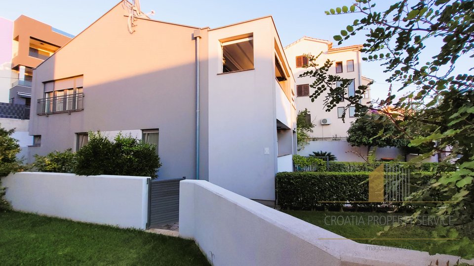 Casa, 327 m2, Vendita, Zadar