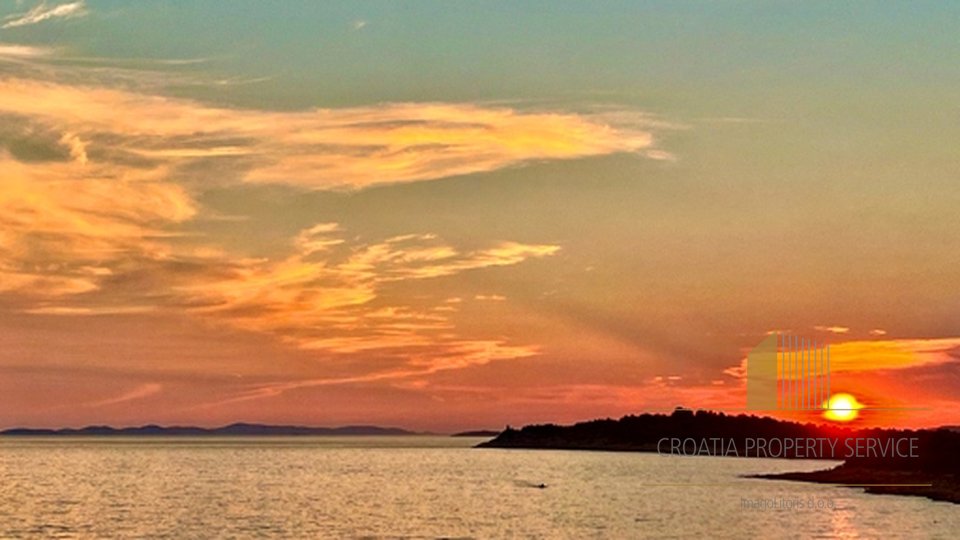 Sieben luxuriöse Villen in fantastischer Lage am Meer in Primošten!