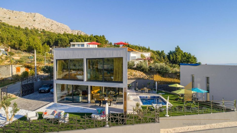 Moderna vila s pogledom na more u okolici Splita!
