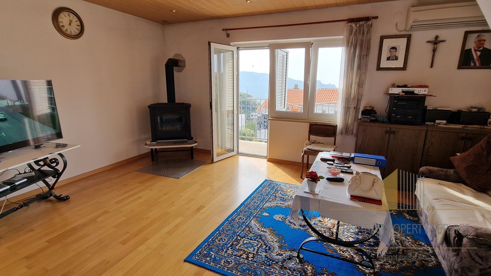 A House in an attractive location with a beautiful view in the vicinity of Split!