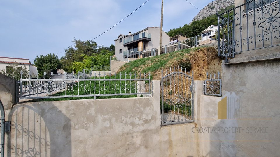 Kuća na atraktivnoj lokaciji s predivnim pogledom u okolici Splita!