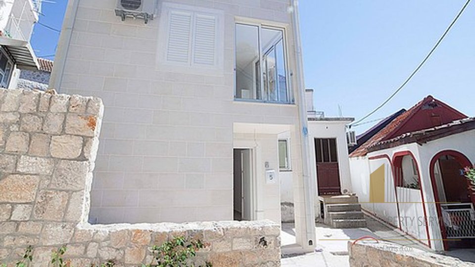 Neu gebautes Haus 100 m vom Meer entfernt in Mala Duba!