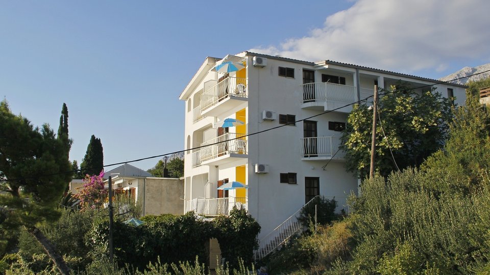 Apartmanaska kuća na jedinstvenoj lokaciji 30 m od mora, Bratuš!
