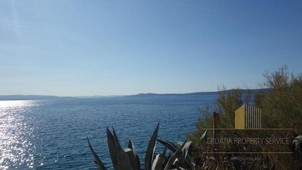Waterfront house for renovation on Ciovo, Trogir!