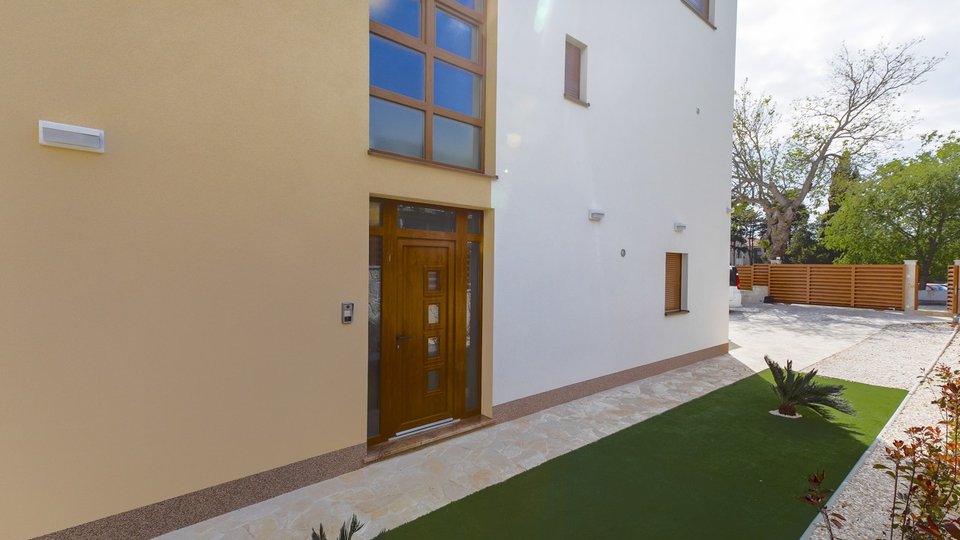 Beautiful villa in an exceptional location 50 m from the sea - Kaštela!