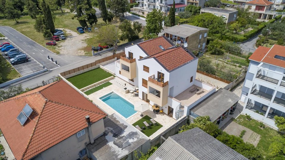 Beautiful villa in an exceptional location 50 m from the sea - Kaštela!