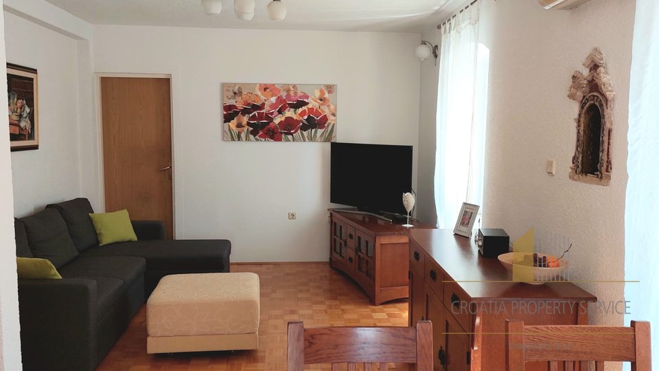 Kuća, 310 m2, Prodaja, Kaštel Lukšić