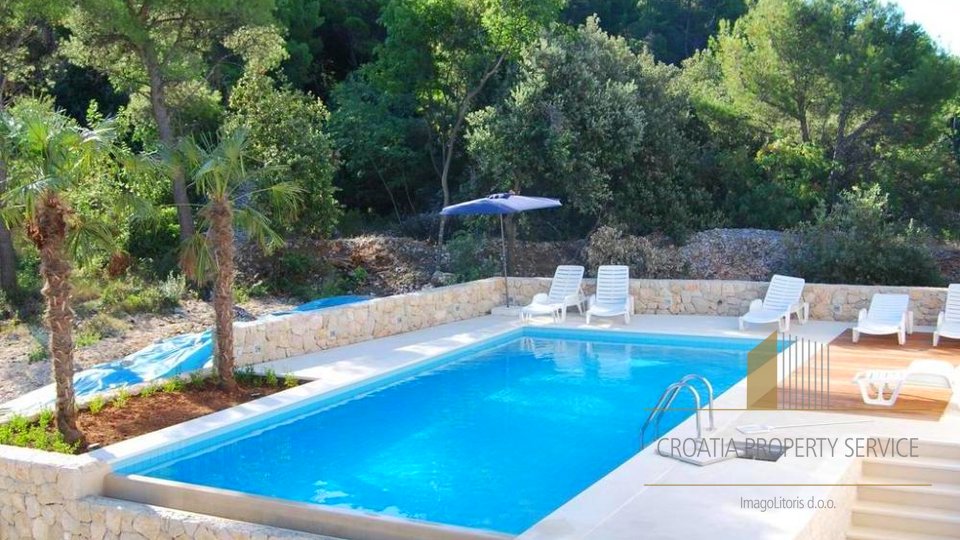 Three villas only 100 meters from the sea in the Dubrovnik area! Promotional prices!