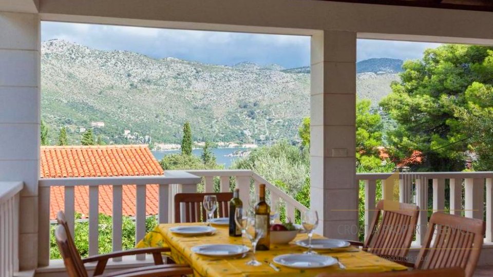 Tri vile le 100 metrov od morja na območju Dubrovnika! Promocijske cene!