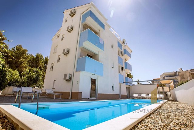 Urban apartment villa with the sea view in the vicinity of Split!