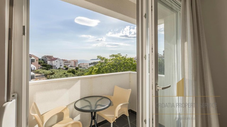Urbane Apartmentvilla mit Meerblick in der Nähe von Split!