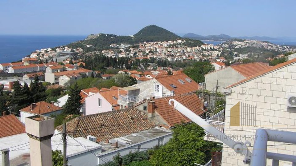 Prostoren dvonadstropni apartma s pogledom na morje in staro mestno jedro - Dubrovnik!