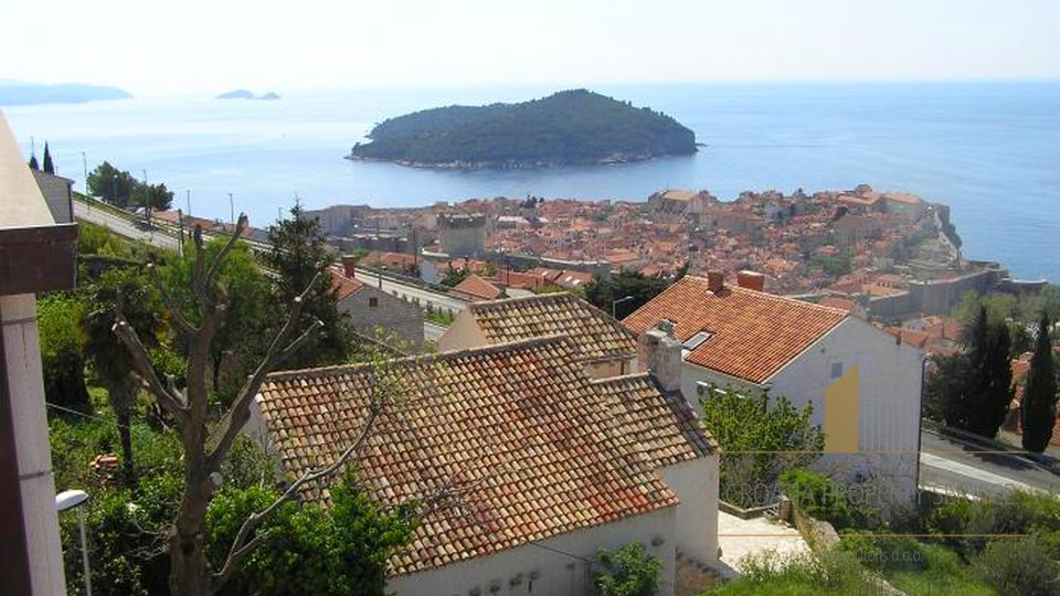 Prostrani dvoetažni stan s pogledom na more i Stari Grad - Dubrovnik!