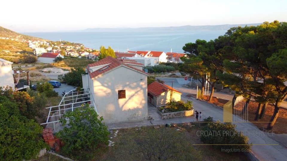 House and land with an open sea view in Bol on the island of Brač!