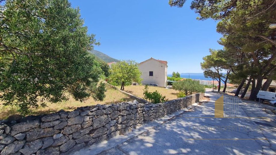 House and land with an open sea view in Bol on the island of Brač!