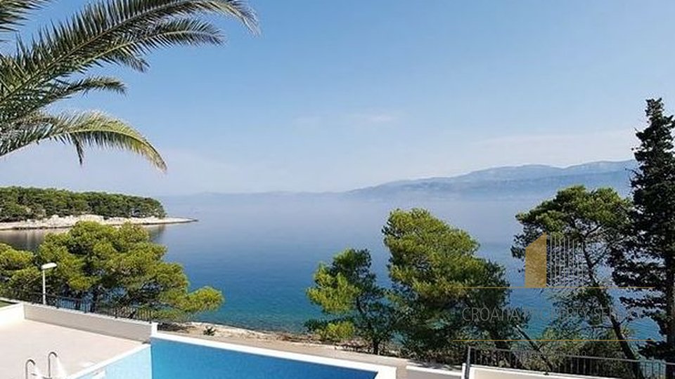 Seafront villa with private access to the beach, Brač!