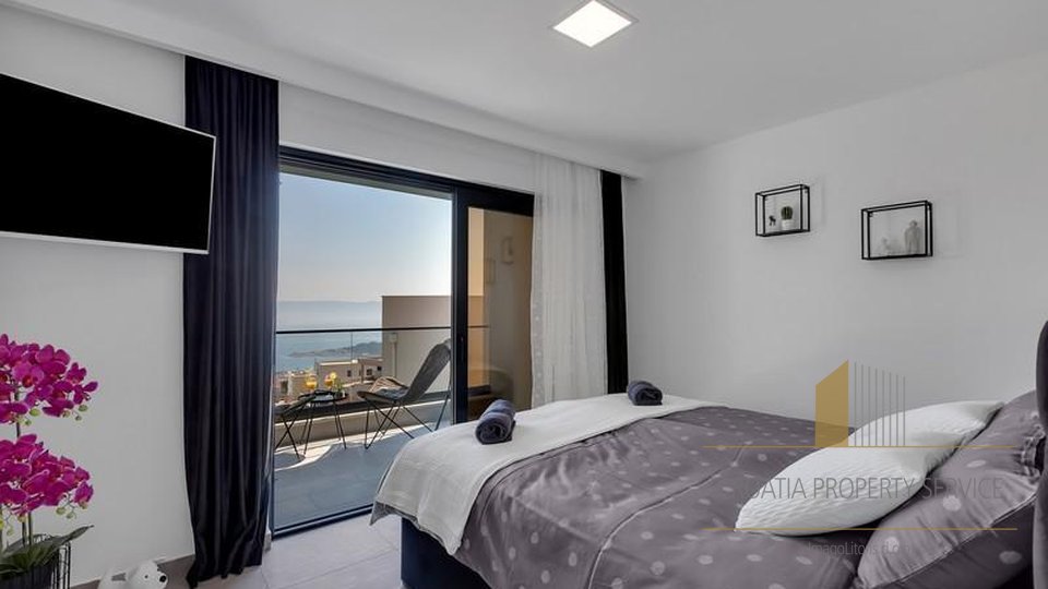 Navdihujoča moderna vila z odprtim pogledom na morje v Makarski!