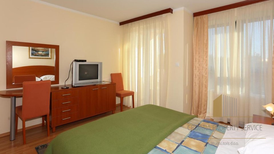 Charming aparthotel 400 m from the beach near Trogir!