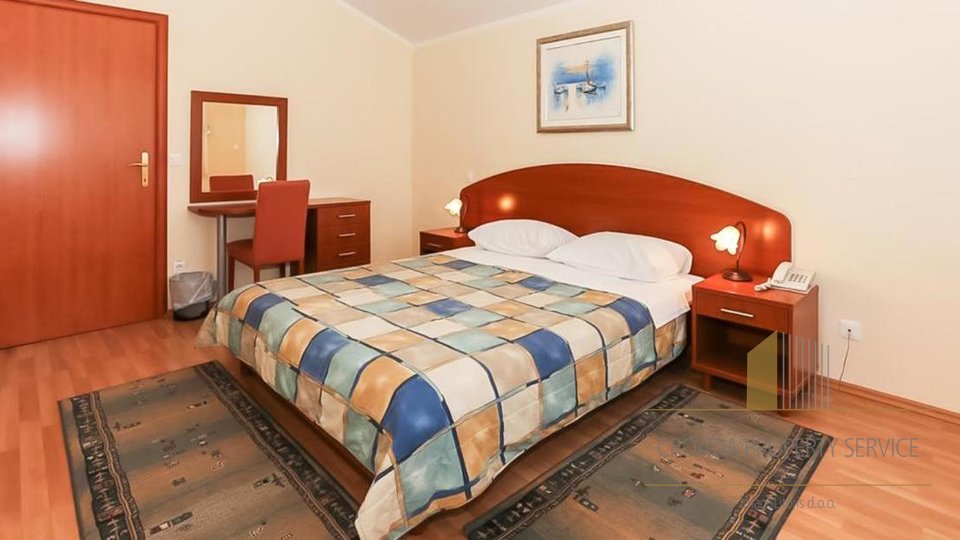 Charming aparthotel 400 m from the beach near Trogir!