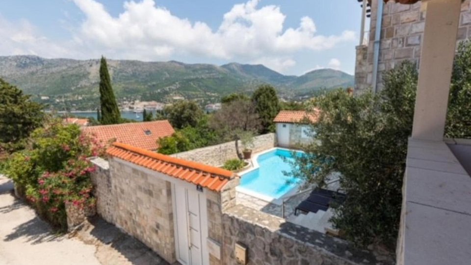 Šarmantna kamena vila s bazenom u okolici Dubrovnika!