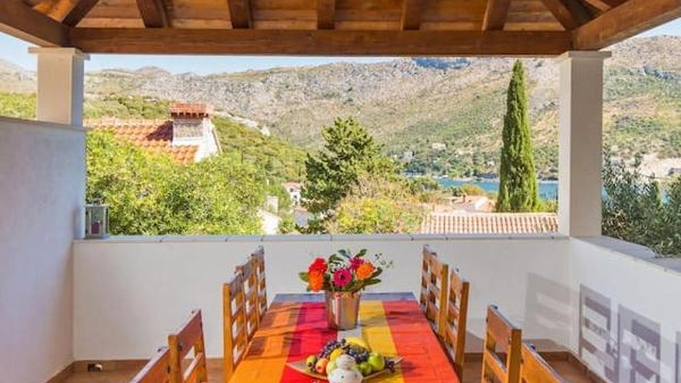 A charming stone villa with a swimming pool near Dubrovnik!