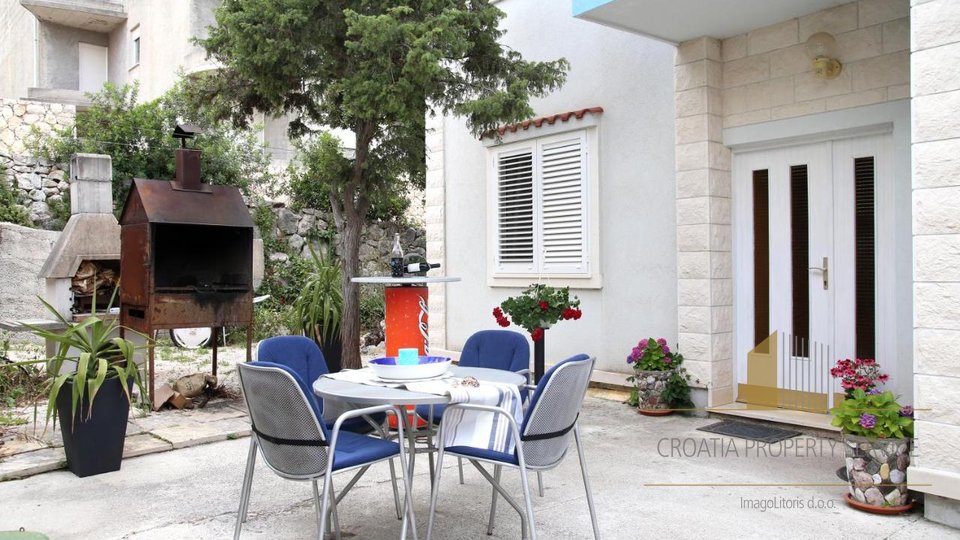 Apartmenthaus in attraktiver Lage, erste Reihe am Meer in Sevid!