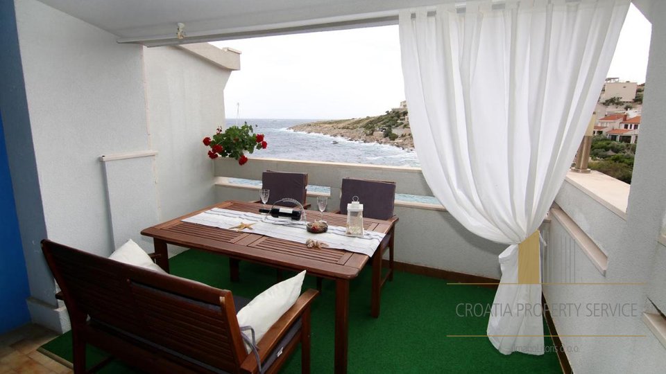 Apartmajska hiša na atraktivni lokaciji, prva vrsta ob morju v Sevidu!