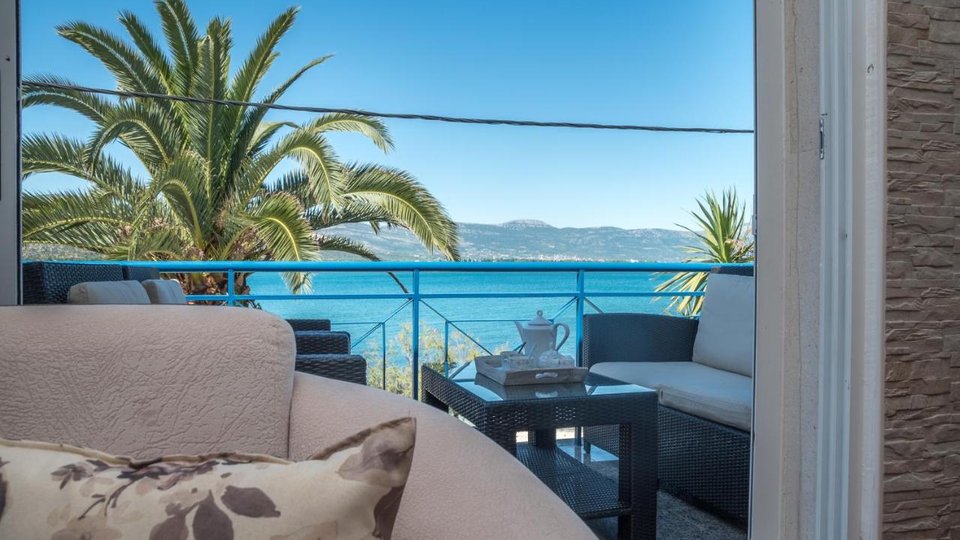 Beautiful Mediterranean villa first row to the sea near Trogir!