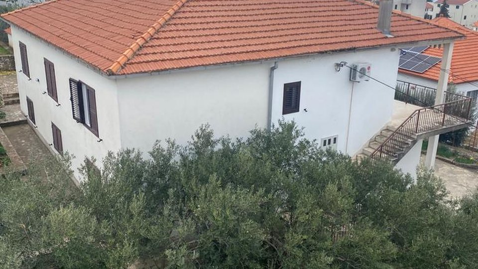 House, 1500 m2, For Sale, Trogir - Čiovo