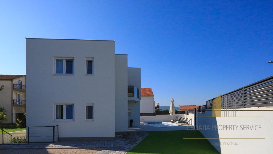 Modern villa near the beach in the surroundings of Šibenik